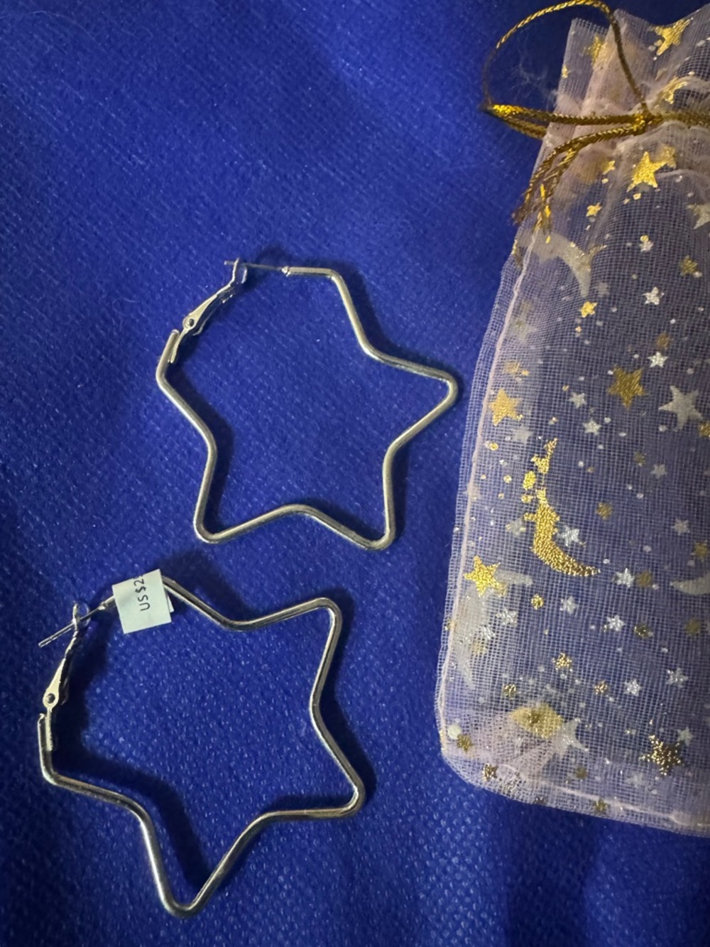 You’re a Rockstar! ⭐️ Star-Shaped Silver Hoop Earrings - NWT with mesh pouch